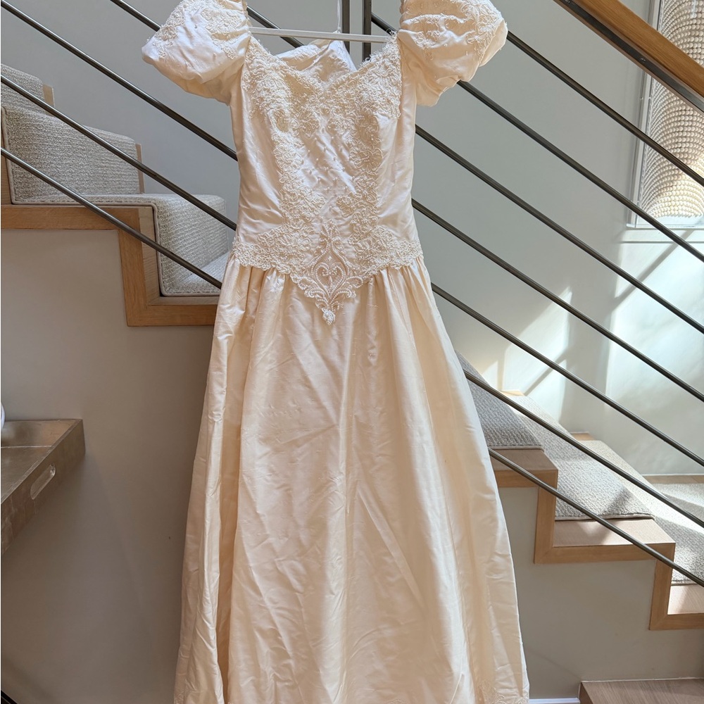 Elegant Cream Wedding Dress